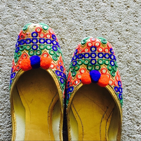 Mirror Embedded Shoes - Picture 2 of 8